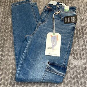 NWT Regeneration Celebrity Pink Mid-Rise Cargo Skinny Jeans.  Size 1/25.